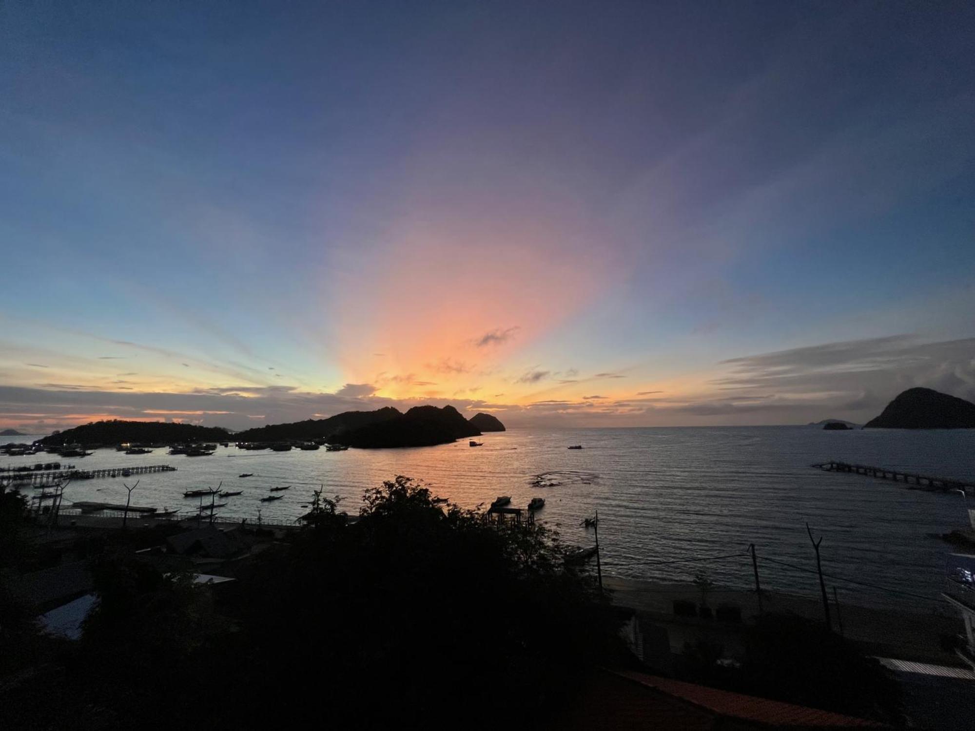 Blue Parrot Hotell Labuan Bajo Eksteriør bilde