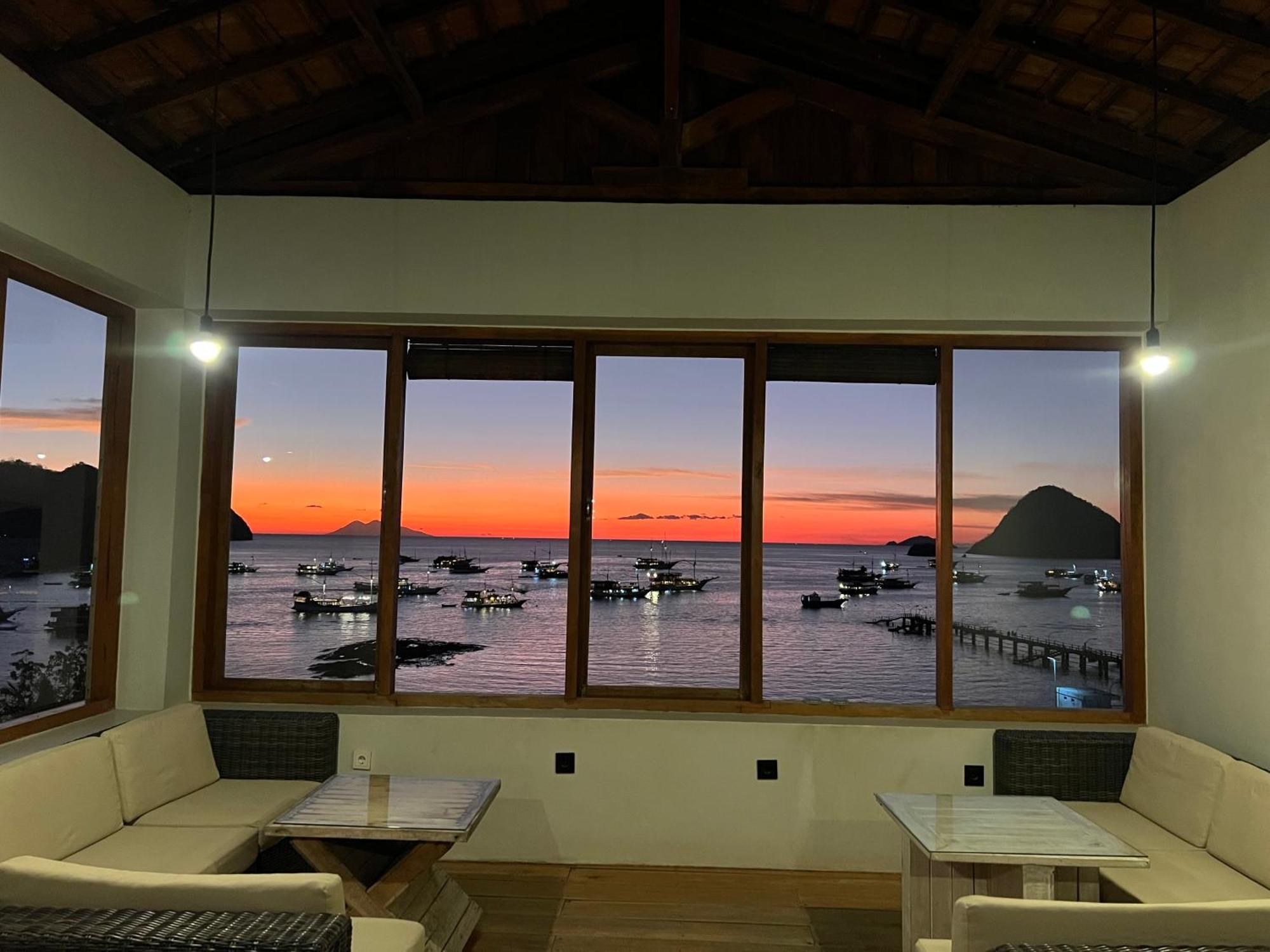 Blue Parrot Hotell Labuan Bajo Eksteriør bilde